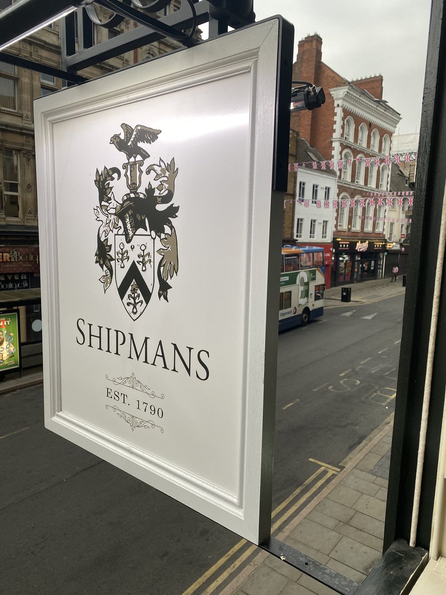 Beckets_Park's tweet photo. #northantshour we were very lucky to experience the amazing refurbishment of #Shipmans in the town centre last night 🍻 🥩 🍰
The food & service are fabulous- go try it out. Well done to Gary, Paul and the team at @PubsMcmanus #supportlocalbusiness @NorthantshourUk #northampton https://t.co/8gNUA6mwLR