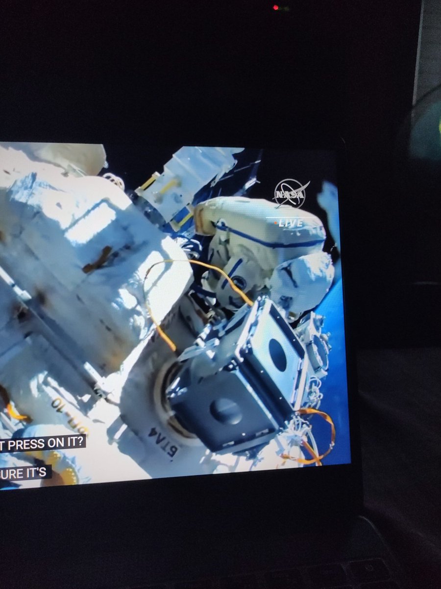 steloc1998's tweet photo. @AstroSamantha  grande donna e grande fonte di ispirazione https://t.co/WZZL7nTY8Q
