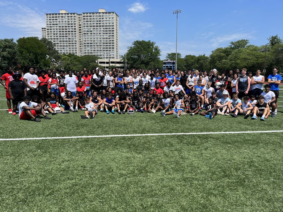 SinqueTurner's tweet image. I want to personally thank Coach McMillan @CoachMac44 and his St. Francis Football Program for coming over for a joint practice this morning. Today was a great day and both programs got better. I greatly appreciate you guys! Good Luck this season fellas🤝 #StateRun #HorsePower