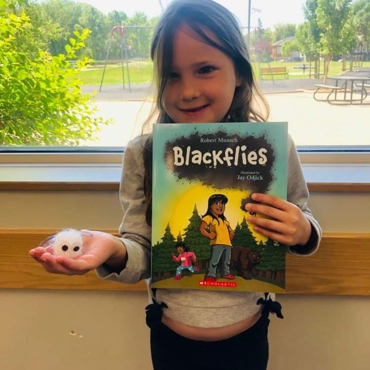 AnessaEckert's tweet photo. DAY 4 of camp with our little reading buddies!! ❤️ We made the cutest little fly friends to go with our book of the day, “Blackflies”! #SummerSuccessCamp #ReadingBy3rd #AllThatKidsCanBe https://t.co/RmJLnhhaUa