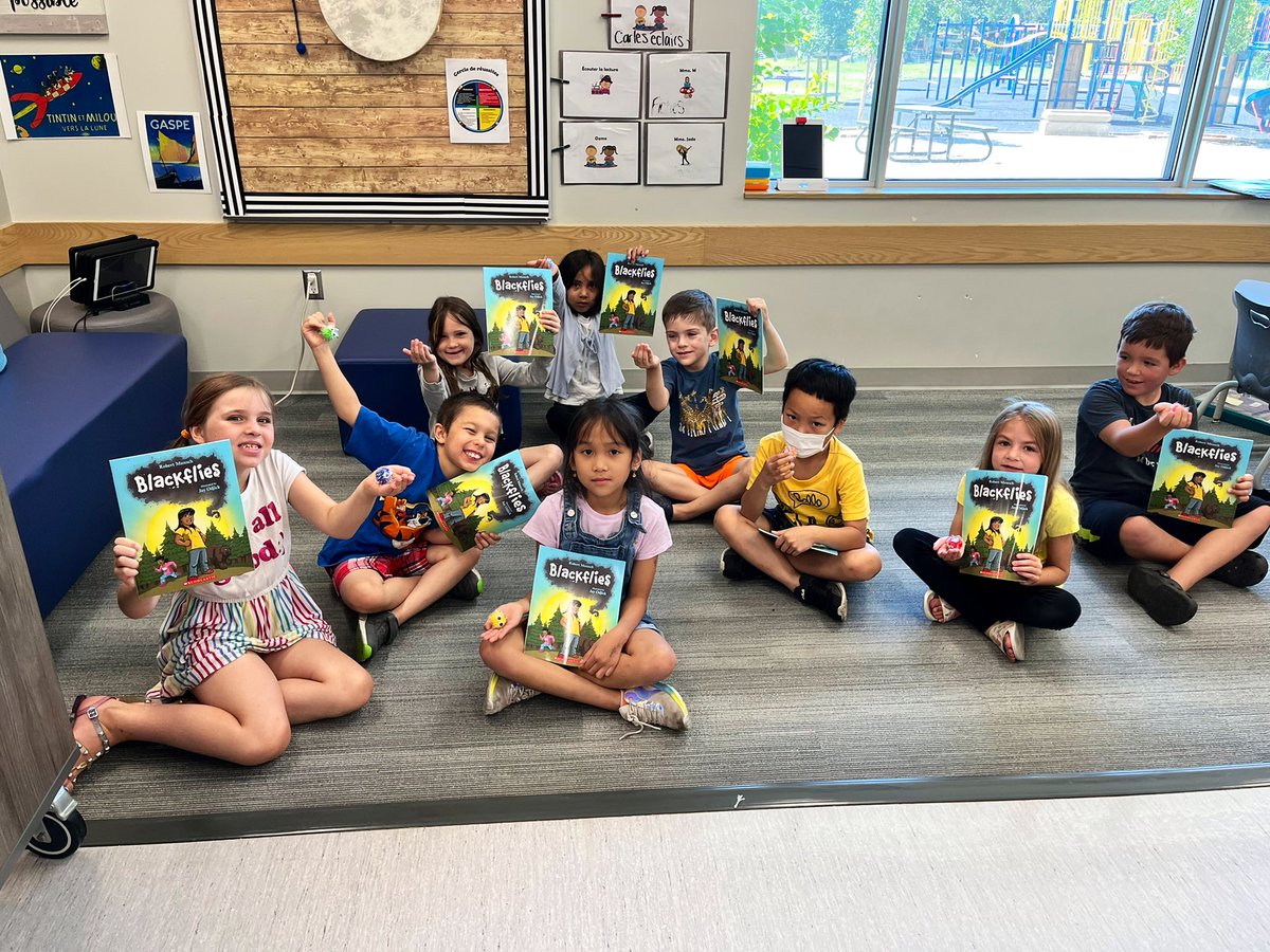 AnessaEckert's tweet photo. DAY 4 of camp with our little reading buddies!! ❤️ We made the cutest little fly friends to go with our book of the day, “Blackflies”! #SummerSuccessCamp #ReadingBy3rd #AllThatKidsCanBe https://t.co/RmJLnhhaUa