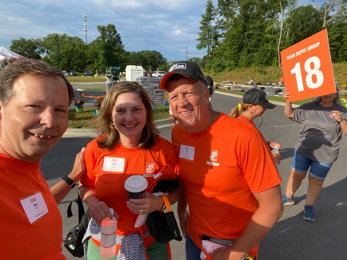WeDriveCFI's tweet photo. Last week, CFI partnered with @thehomedepot Foundation to build affordable and accessible housing for female veterans. We are proud to volunteer time, sweat, and resources to stay #TrueToTheTroops and support the cause!  #PeopleDrivePossibility #WeAreCFI https://t.co/1Ew1yFNDjI