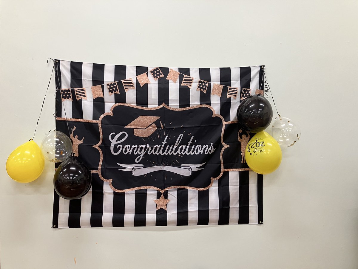 JennieWent's tweet photo. This week was one of those that makes you hold you head higher with so much pride. Graduation for my nursery class. #proud #lovemyjob #bakingbuns #1smartcookie ๐ฅฐ๐ฅฐ https://t.co/3SVFOK6EGe