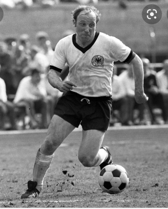 svencoz's tweet photo. R. I. P. #UweSeeler https://t.co/d0eXzbPAaf