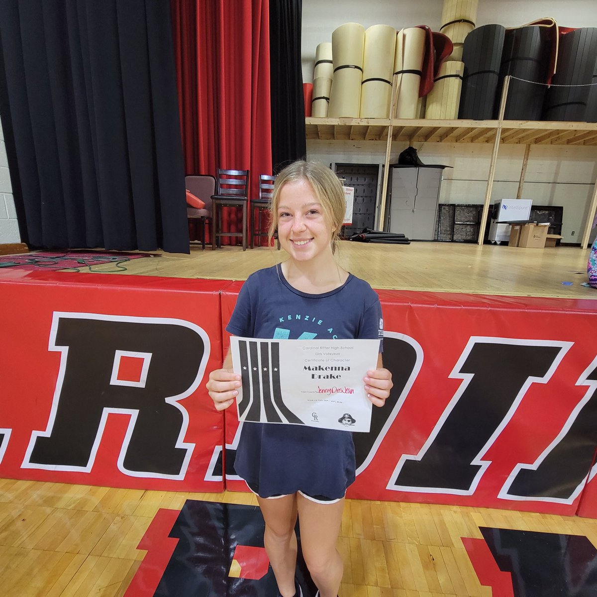 CRHSgirlsvb's tweet photo. Congratulations to Makenna Drake for being named "Character" player of the week by her teammates of July 18th-21st. #MakeItHappen #LetsRaidersVolleyball🏐🤍❤️🖤💪🏽 https://t.co/veCutG2lKp