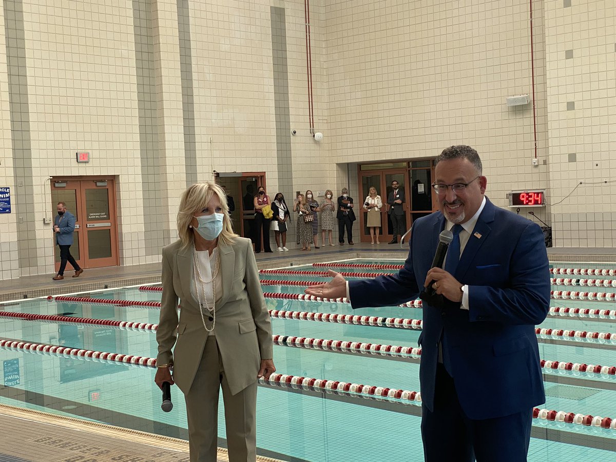 BFGaskins's tweet photo. @DrBiden and @teachcardona visit our Barnett Shoals Bears 🐻 at our summer enrichment with @horizonsatlanta https://t.co/7IVPEj9AOB
