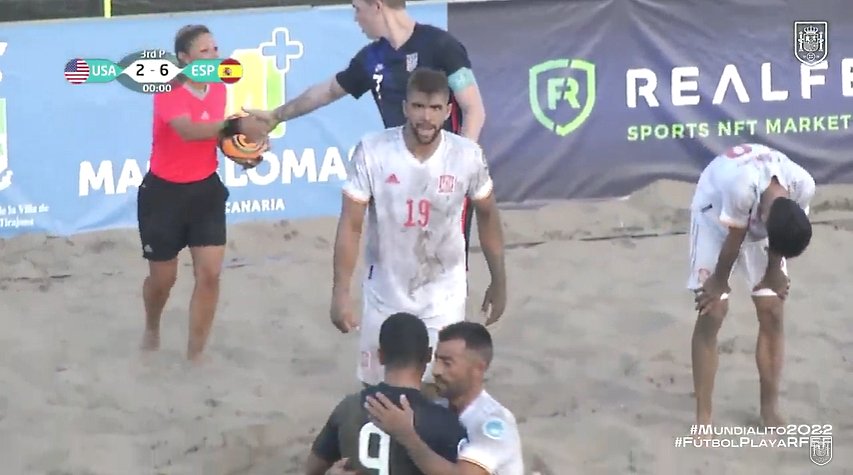 FutbolPlayaRFEF's tweet photo. 🏁 ¡FINAL en #Maspalomas 🏟! 

✅️ La @SEFutbol Playa continua "On Fire" 🔥 y vence en su primer partido en el #Mundialito2022

🎯 EE.UU. 🇺🇲 2️⃣-6️⃣ 🇪🇸 España

#FútbolPlayaRFEF ⚽️⛱️ https://t.co/hlEx5lEjZz