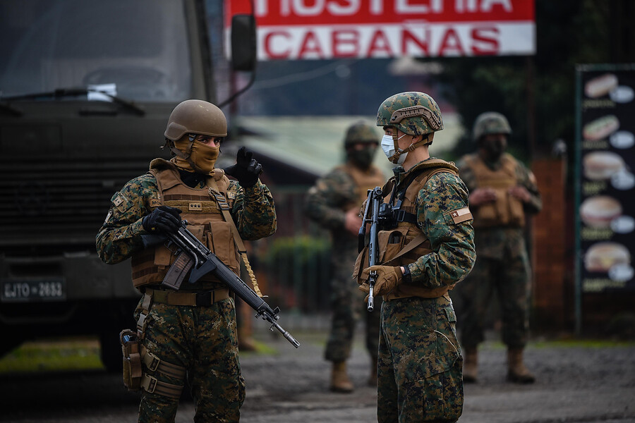 Francis_Ryan90's tweet photo. Que siga el apoyo en la Araucanía del @Ejercito_Chile y el resto de #FFAA para la seguridad de las personas que quieren vivir en paz
🇨🇱
#Chile
#Araucania https://t.co/vXmnt6YNjM