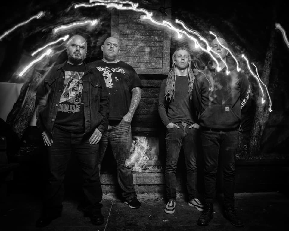 Tmetalicoweb's tweet photo. TruenoNews: El combo de Milwaukee, #Northless regresa tras cinco años con otro increíble título "A Path Beyond Grief". Mezclando su ingenio y talento con el Sludge y el PostMetal de manera eficiente. Otro trabajo que apunta maneras. 22 Julio. 2 adelantos: https://t.co/yKQTXku4bx https://t.co/G4Tw0Bx2CK