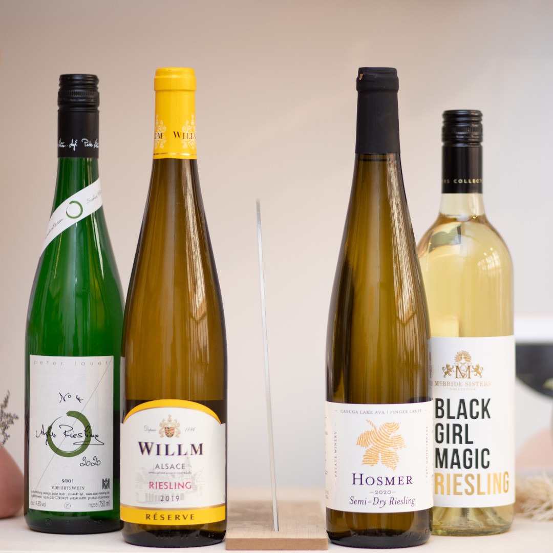GirardCraftCork's tweet photo. Meet us on 9th street at @girardcraftcork from 4-6 pm for this week's Thursday Tasting. It's the battle of #Riesling Old World vs. New World #peterlauer @AlsaceWillm @flxhosmer @McBrideSisters
πΈ: @book_rapp https://t.co/K50cUP2H9v
