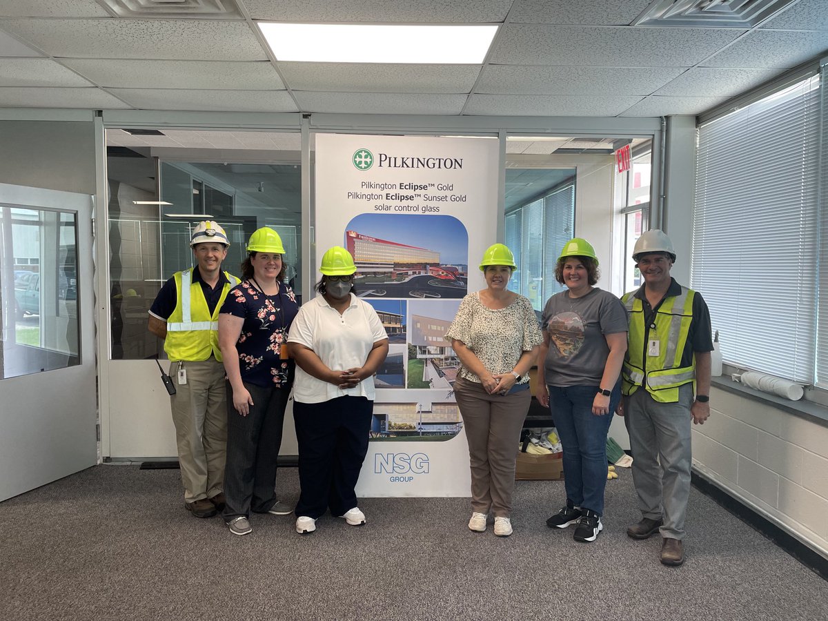 Thrive_STEM's tweet photo. Very interesting visit ⁦@NSGPilkingtonNA⁩ glass mfg in Laurinburg. NC teachers and ⁦@kenanfellows⁩ learning about global leader. Thanks Chris and Chris for hosting https://t.co/5WrrRt7xKt