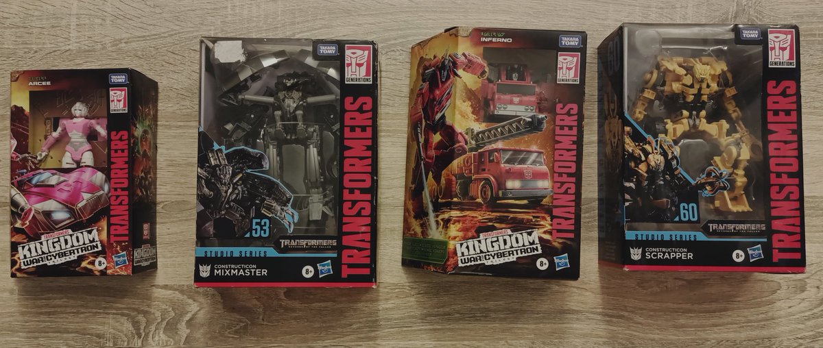 Tomorrow Doumy will be 6 yo!!! Here is what we bought: 2 transformers for him and one for each of his siblings(His passion is contagious 😂)
#Transformers #transformersprime #TransformersRiseoftheBeasts #TransformersCyberverse #NFT #NFTartist #NFTCommuntiy