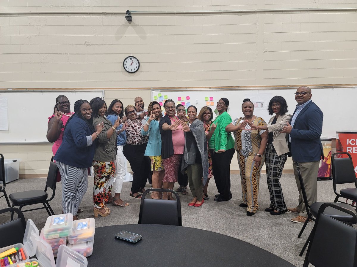 DrArnoldSBM's tweet photo. Some of the Divine 9 representing at @GOSA_GA @GSLA_Georgia Leadership Academy❤️🐘🔺️! #Leadkickoff22 https://t.co/Lj81JLNGiF