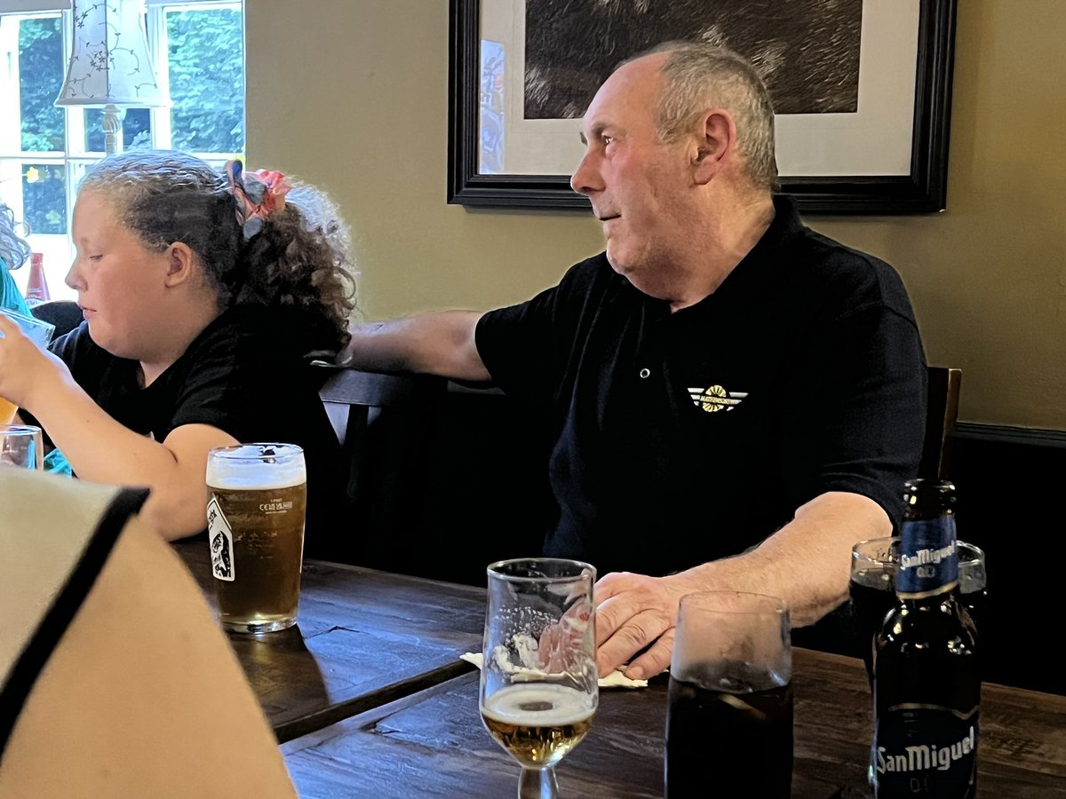 AirTV_UK's tweet image. No better way to watch the brand new series #bangersandcash #restoringclassics than with the stars of the show @DTMathewsons in sunny Thornton le Dale.