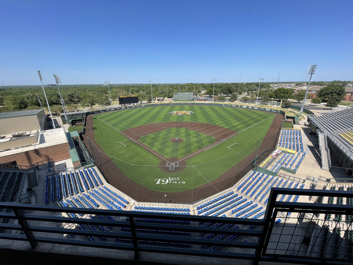 Drew_Iverson23's tweet photo. I am extremely excited to announce that I will be continuing my academic and athletic career at Wichita State University! I would like to thank my family, friends, and coaches who have helped me fulfill my dreams of playing D1 baseball. Go Shockers🌾🌾 @GoShockersBSB https://t.co/7uMBKIwNv6