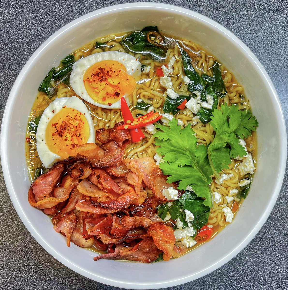 GabsDiva's tweet photo. β¦ #Dinner: Bacon, Egg, Spinach, Red Chilli & Feta Ramen Noodles. Served With A Classy Glass Of Flying Fish π€πΌππ β¦
#FlyingFishChallenge #BecauseTheWeatherAllows #WhenJoanCooks #MmaboThings β¦ https://t.co/Xf296xFkIA