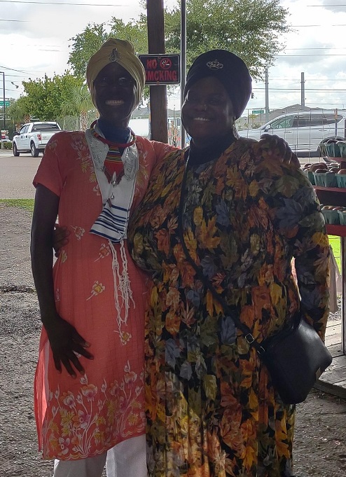 So, I was at Wolfe's buying my fruits, and I heard sum 1 said, '13 Love' very softly. I'm like, 'Only TLC peeps say 13 Love.' Mi looked up and say mi TLC seastren, @SoulQueen13. I was so excited to see sum 1 from TLC. I hugged her so tight.😂😂😂