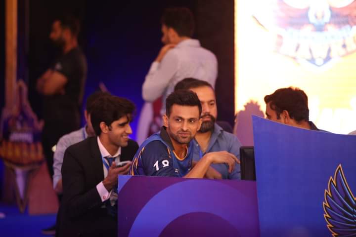 iamMK_46's tweet photo. Legends♥️♥️.
🌟Shoaib Malik & Abdur Razzaq💫
🌟Misbah Ulhaq💫
🌟Mohammad Hafeez & 🌟Abdur Razzaq💫
🌟Shahid Afridi💫
5 Stars of Pakistan Cricket Team🇵🇰🌟🌟.
💫Like Please🙏👍.
💫RT Must👍👍.
#KPL2022 | #KheloAazadiSe | #KPLdraft | @kpl_20 | #LegendsofPakistan🇵🇰| https://t.co/VmQnTmjhWQ