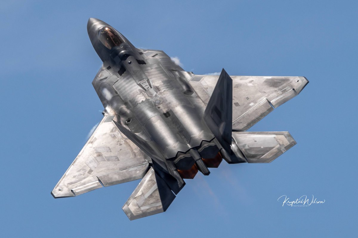 krystalphotos2's tweet photo. @F22DemoTeam lit up the skies at the @ColdLakeAirShow ! ππ€
.
#f22 #f22raptor #f22demoteam #f22demo #coldlakeairshow #clas22 #coldlake #cfbcoldlake #jetnoise https://t.co/FdeLUfYQ5q