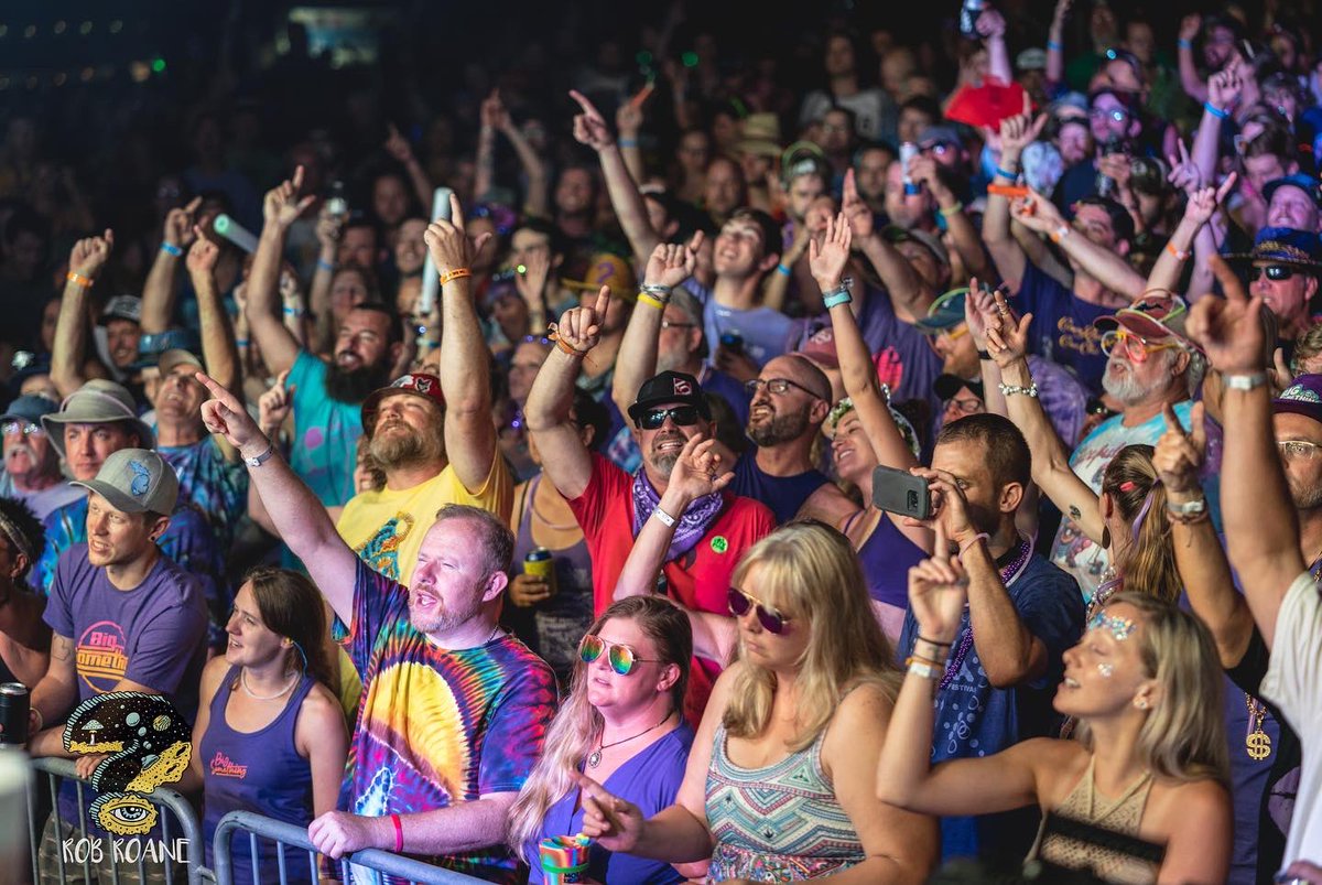 thebigwhatfest's tweet photo. Smile What Fam 😊👽🙌 Only 2 more weeks til The Big What? is back ❤️ Grab tix 👉 https://t.co/Ukxedg36XK https://t.co/5k4tJOaoKK