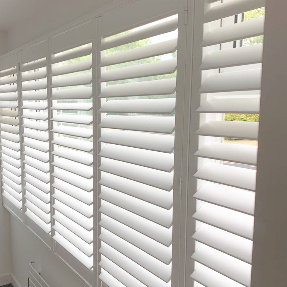 shutters2013's tweet photo. Full Height Hardwood Plantation Shutters with concealed splits, installed by us today in South Woodford, #E18 

Call us on 020 3418 8877 to arrange a Free Home Survey - https://t.co/HeCSH7EmiD 👌☀️ 

#blinds #products #home #survey #plantationshutters #interiordesigners #shutters https://t.co/TOcpqN5rpM
