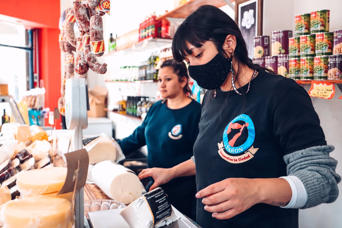 septimo_varon's tweet photo. ¡Seguimos, seguimos y seguimos!💪🏼

Detrás de cada producto, hay un montón de historias, manos, tiempo y esfuerzo.

Gracias a todxs quienes se acercan a nuestros locales o quienes compran nuestros productos a través de los nodos.

📍Alcaraz 4310
📍 Sanabria 2600
📍Cuenca 2334 https://t.co/9SdmyhbI8W