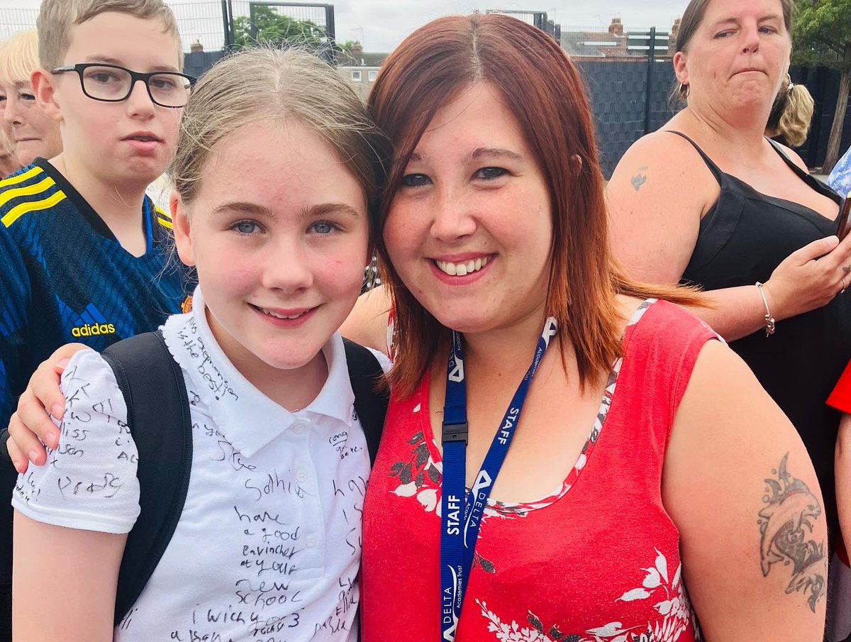 karenmc1979's tweet photo. @EPA_Y5_Y6 @DeltaEstcourt Thank you Estcourt you have been amazing! You should be very proud of each and everyone of your teachers and staff, Ellie will miss you all 😊 https://t.co/7eFEQkH6LZ