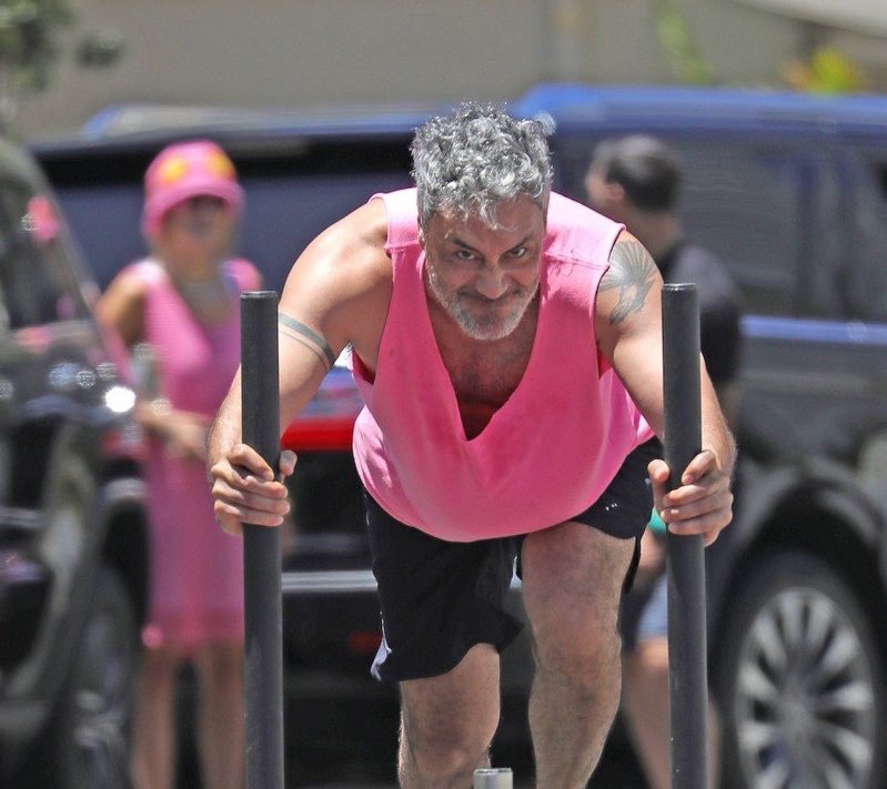comfortaika's tweet photo. Taika Waititi as Lizzo's "Boys"
a thread 🧵

I like...
big boys https://t.co/Mki50NN8rJ