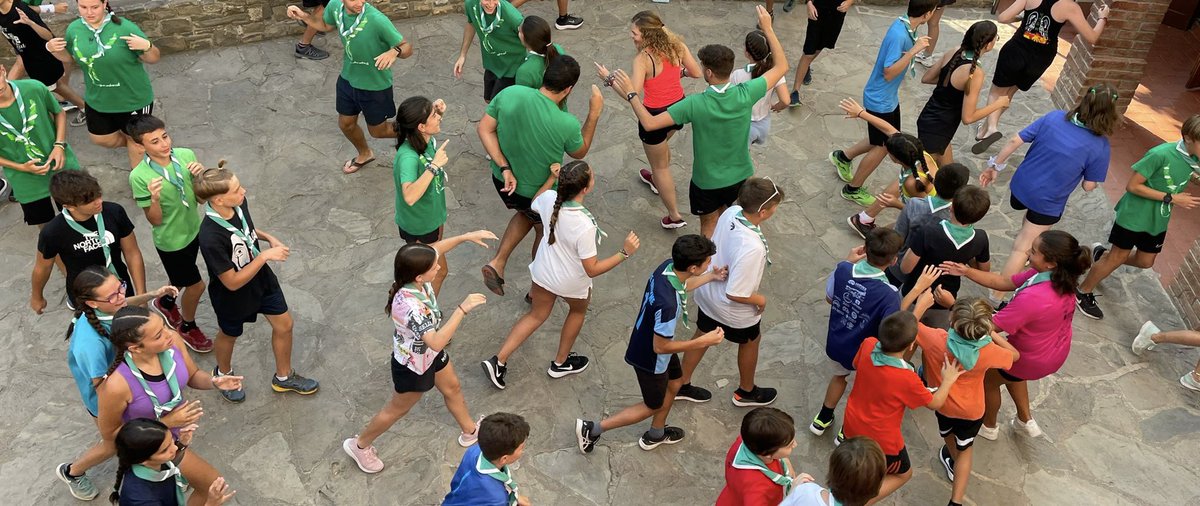 colborreda's tweet photo. 🙌🏼 Habitacions endreçades, piscina per fer passar la calor, i unes 💃🏼 danses per recordar l’essència de les colònies!

#4aTanda22 #ColBorredà #estiu #Borredà #Berguedà https://t.co/i3dNu83Nlk