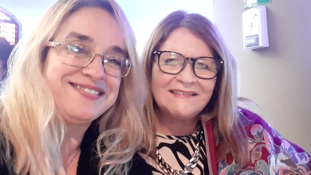 Siempre "en las otras" están los verdaderos sentimientos. #amigas