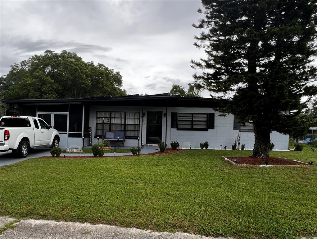 RayColonFLHomes's tweet image. Fall in love with this 3 BD/ 1 BA in Sanford. Call, text or direct message me for more info.  cpix.me/l/149309944