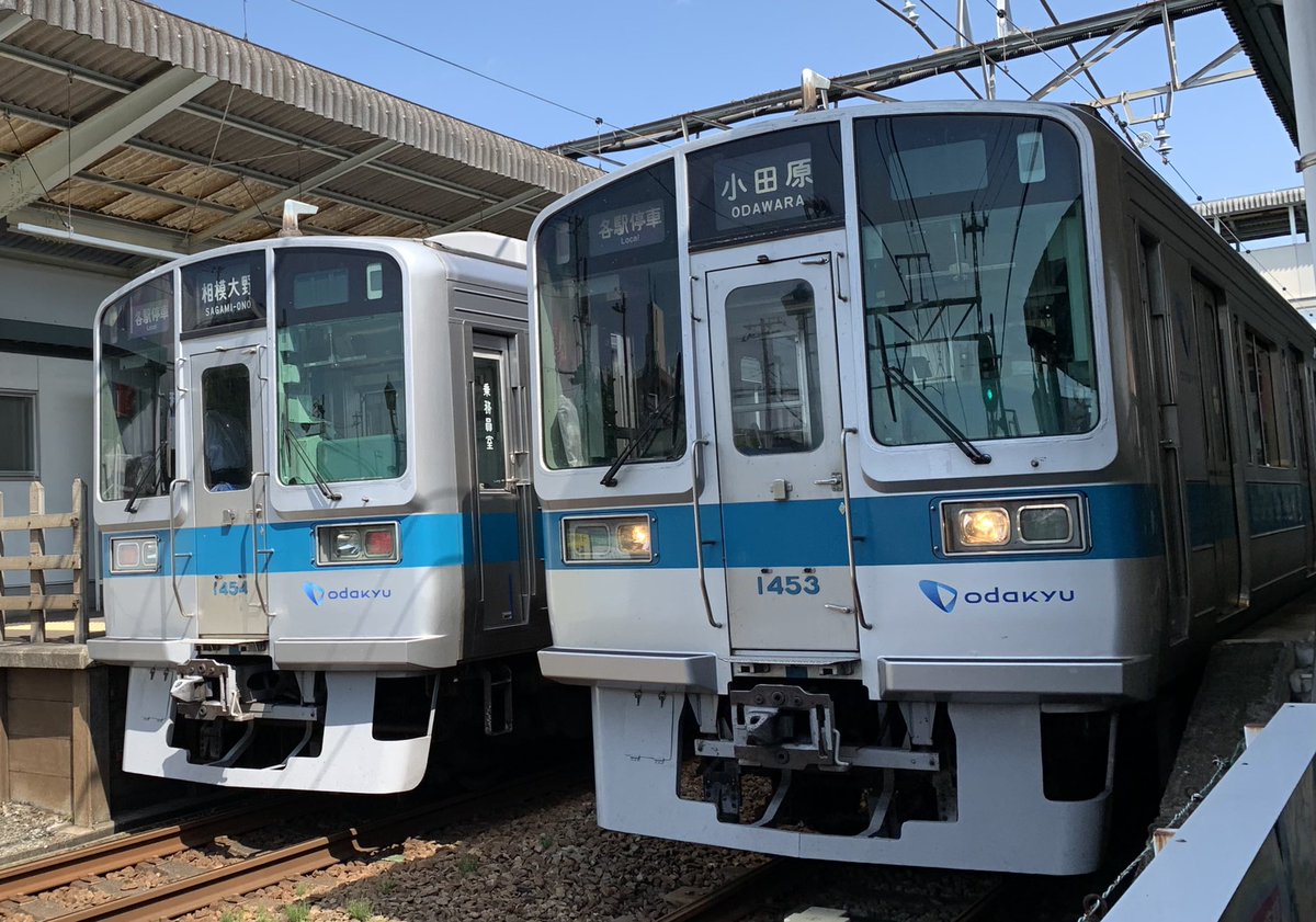 G9iygnS's tweet photo. 【1253Fと駅構内で並ぶ未更新並び】
1000形未更新の記録その122
1253Fとワイドドアの並びは懐かしいですね。2枚目は本当ギリギリでした。
やはり大好きな未更新並びはたまらないですね構内ですが😅
#1000形未更新
#1000形未更新の記録
#未更新並び
#1253F
#1254F
#1752F
#1756F https://t.co/Iy49jgtjGl