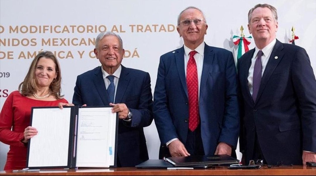 noerobledo72's tweet photo. La #chairada feliz por la respuesta pendeja del #kks y Chico che... Que alguien le avise al #imbecil @lopezobrador_ que antes de firmar algo lo lea... 😉 https://t.co/9Doje2zAfE