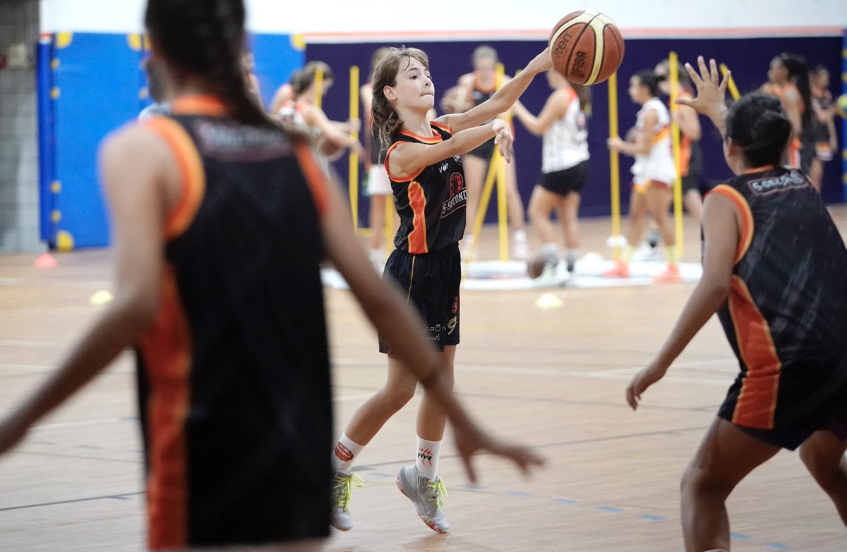 5secondsbasket's tweet photo. 🏀Así terminamos nuestro penúltimo día del tercer turno #campus5seconds 🧡🖤
💪🏼No queremos que esto acabe!!
🌍#Universo5Seconds https://t.co/mrdQAqQuq7