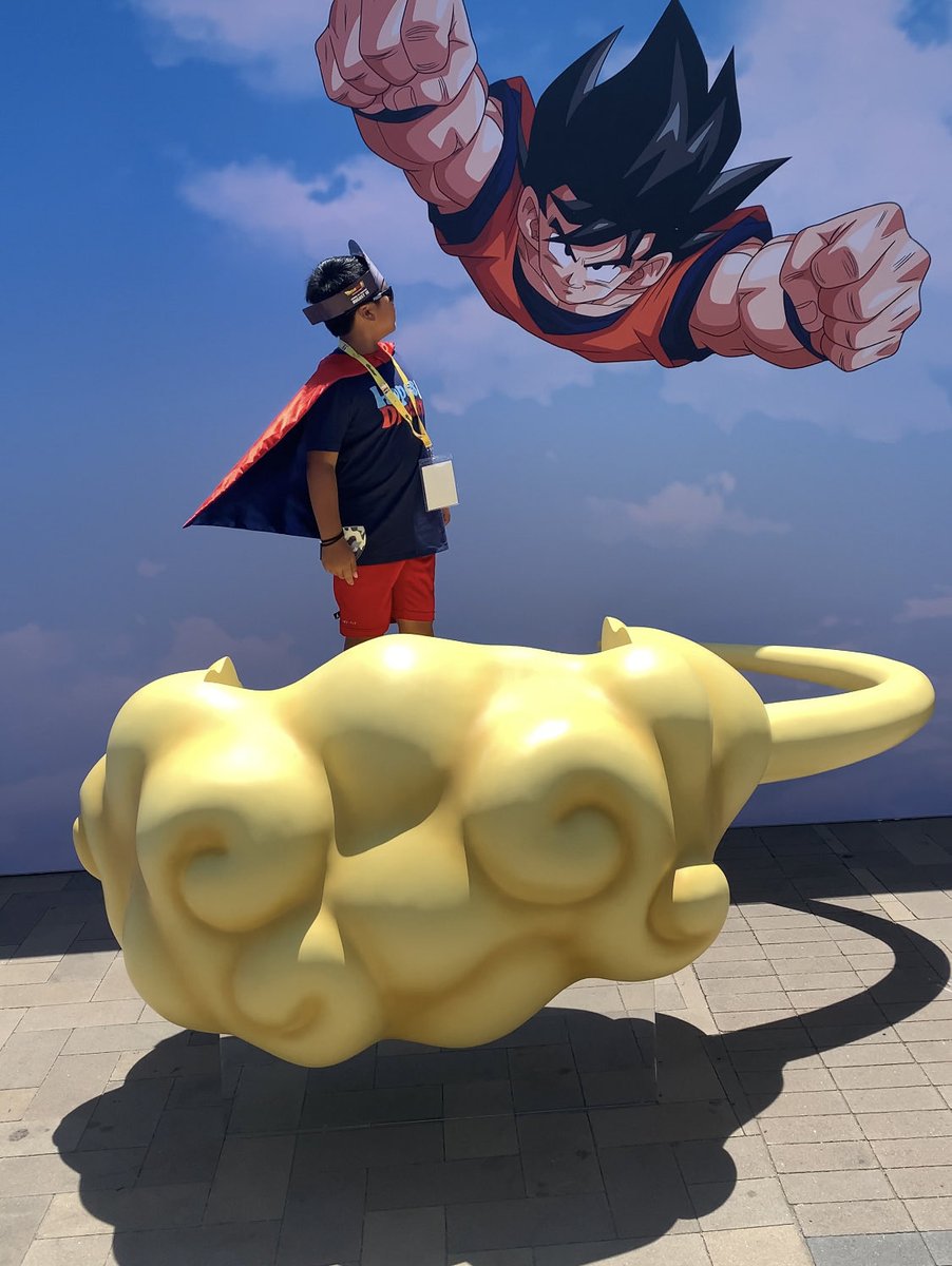 MsCee131's tweet photo. DragonBall Z &amp; Devin - Local art installation @PlayShrapnel #ShrapnelSDCC https://t.co/ZnnYzbulJx