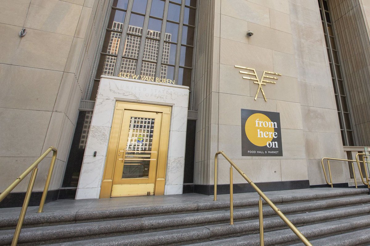 From Here On is the sparkly new downtown food hall that opened after developers spent $800 million to renovate the Old Post Office chicago.eater.com/2022/7/21/2327…