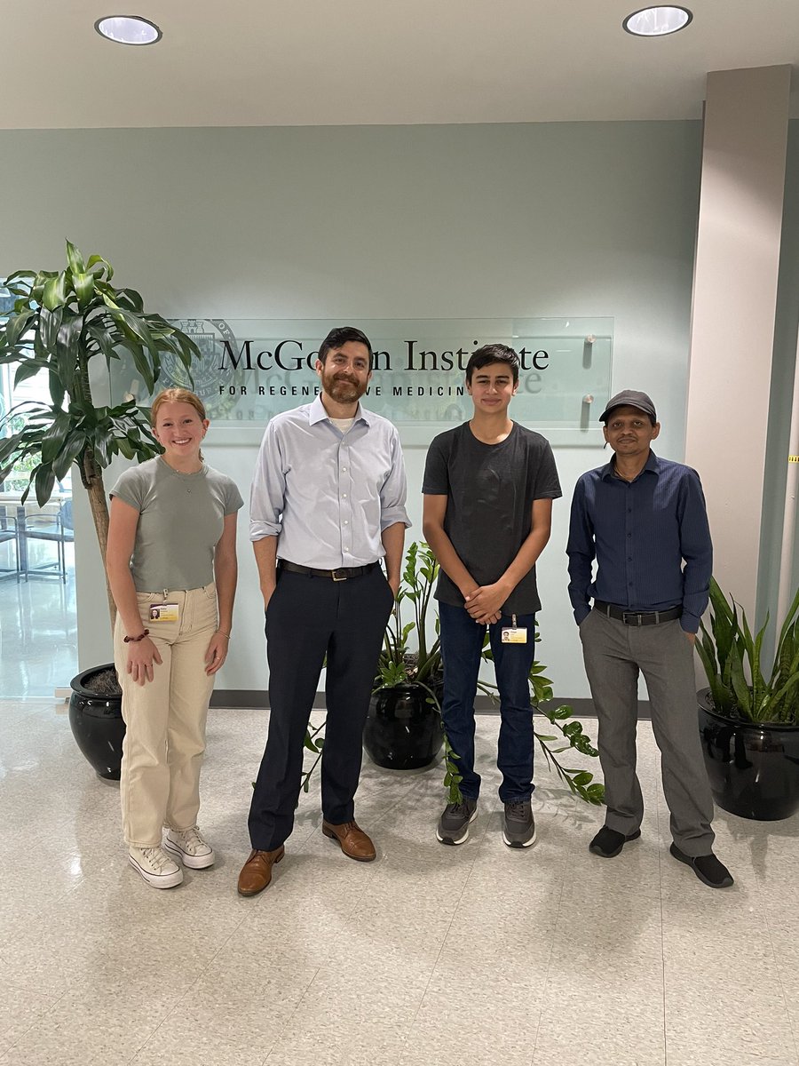BrownLabPitt's tweet image. Special thanks to our summer high school interns Abby and Diego!! Thank you for all your hard work and best of luck on all your future endeavors! 🔬🥼🧪@gogofacha50