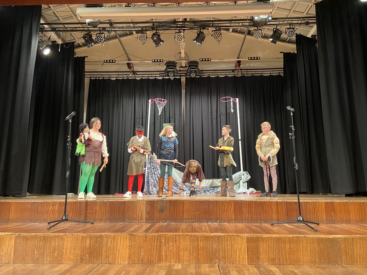 Such an amazing End of y6 leavers production-the children performed it brilliantly 💚😊
