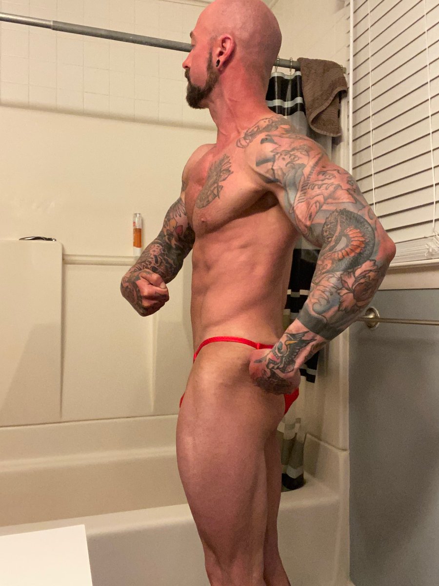 musclepotential's tweet photo. Shout out to @damon.lipscomb! Love when an athlete gets the fit they want. Keep up the great work Damon! Can't wait to see your stage shots!
#MusclePotential #PCAArmy #PCAStrong #posingsuit #posingtrunks #classicphysique #bodybuilding #posingpractice #bodybuildinglifestyle https://t.co/RcCvxXzwoo