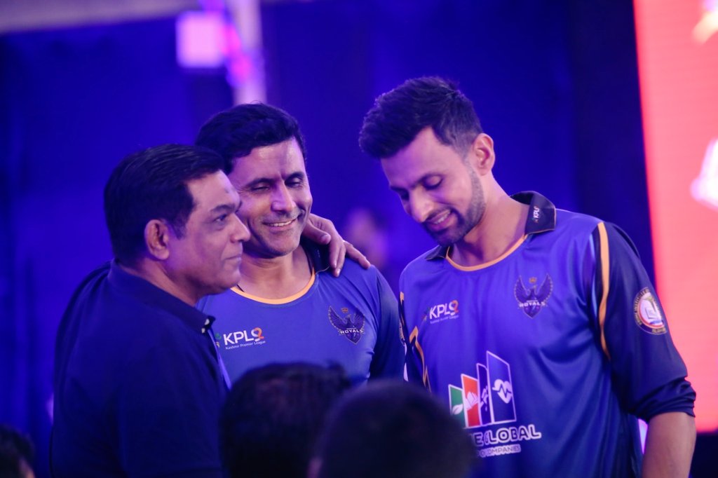 AhmerNajeeb's tweet photo. Want to congratulate @iRashidLatif68 bhai, @Krick3r, @zukhrufkhan88, @alinoorcine for their extreme hardwork to make that event wonderful
#KPL | #KheloAazadiSe |#KPLdraft https://t.co/CBsetnHncD
