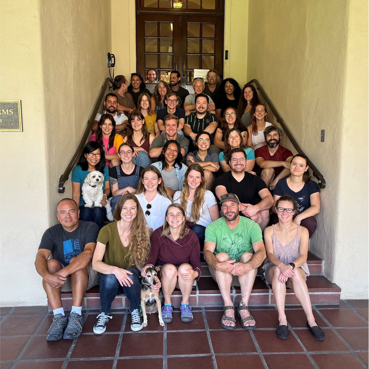 MAGgie_Langwig's tweet photo. Officially completed the #geobiology22 course with some amazing people and scientists. So grateful for this opportunity (shout out to @KarthikGeomicro) and excited for the future of the field 🔬🛠🧑‍🔬 https://t.co/IYJcWz5De5