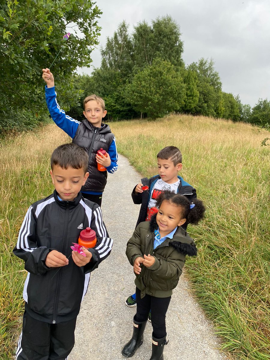 creative_flare's tweet photo. What an adventure, we searched for flowers, did a letter search, explored the beck, clocked up lots of steps and had amazing fun. Beck adventures with the #jumpconnectors @rozinatariq1 @JoinUsMovePlay https://t.co/CGKd4vipPq