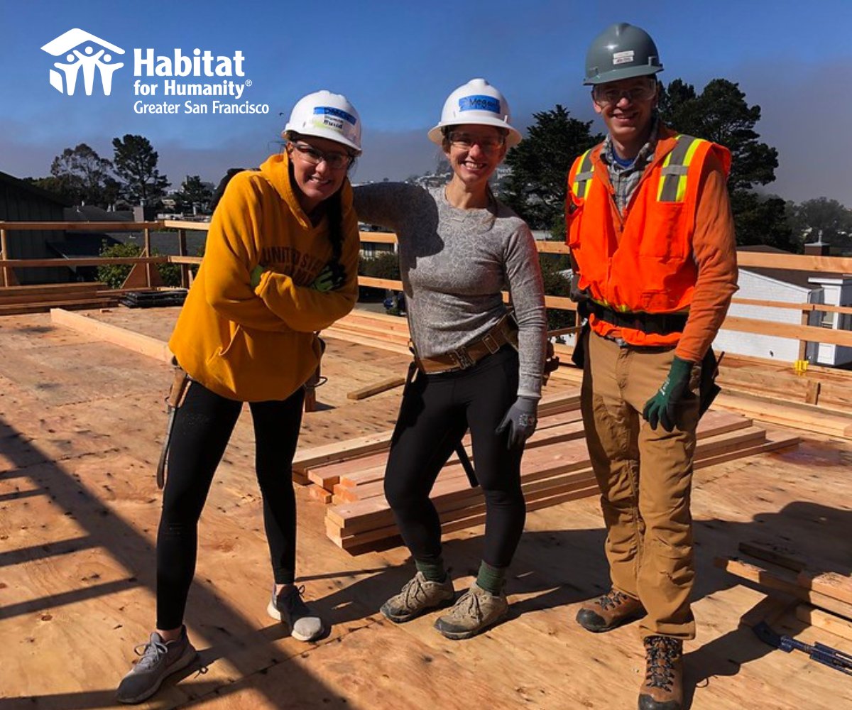 HabitatGSF's tweet photo. Strike a pose for volunteering! 📸 🙌 We were lucky to have two awesome groups join us at Amber Drive; local @AEITweets and Young Men's Service League.

We think it's incredible when teams and community members come together to make a real difference.  #ThankYouVolunteers! https://t.co/zMflfVMxBN