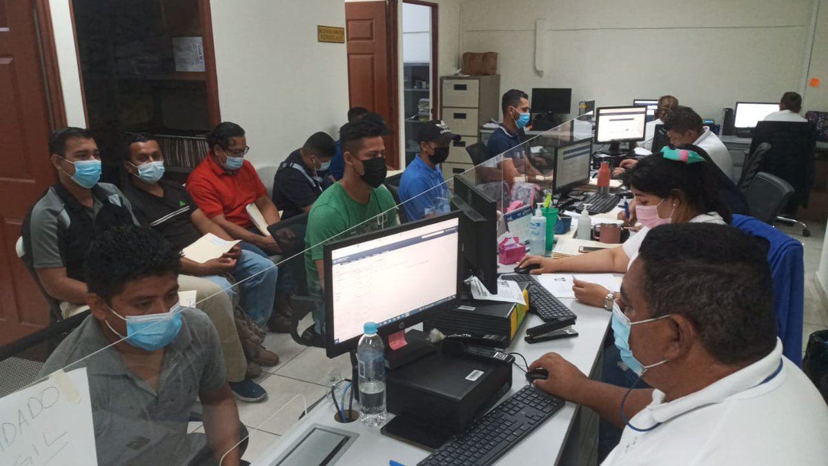 TrabajoSV's tweet image. Estamos brindando atención personalizada a las personas interesadas y que cuenten con experiencia en carpintería, instalación de ventas, pintores de casas, para que puedan aplicar correctamente a la convocatoria a nivel nacional bajo el #ProgramaDeMigraciónLaboral🇸🇻🇨🇦.