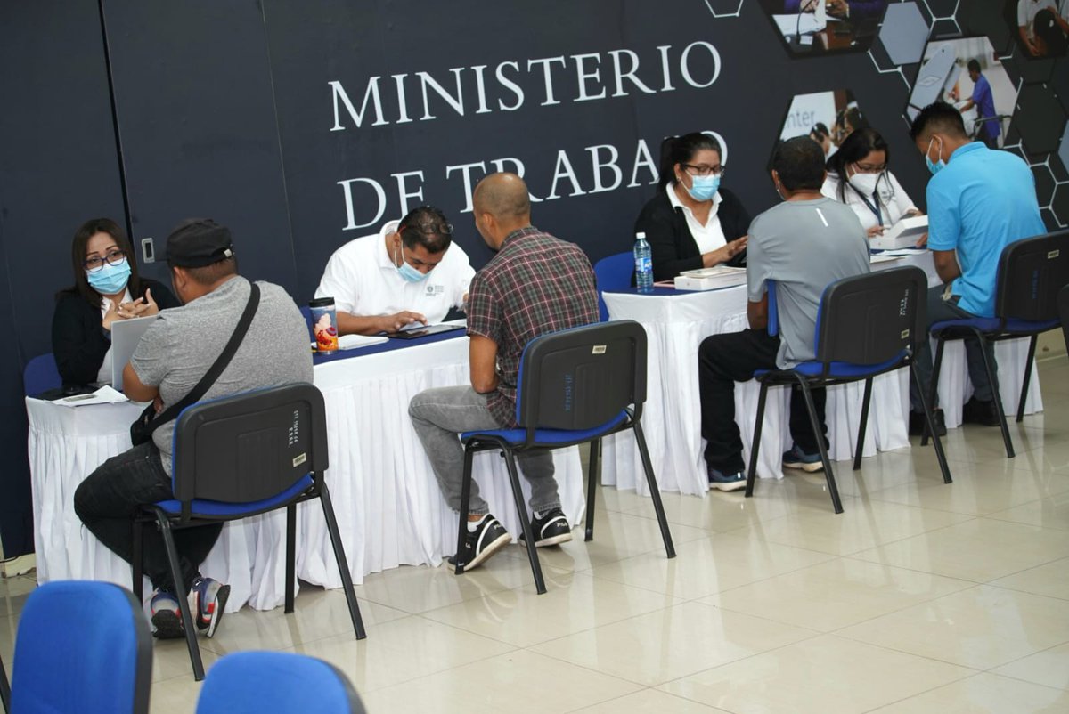 TrabajoSV's tweet image. Estamos brindando atención personalizada a las personas interesadas y que cuenten con experiencia en carpintería, instalación de ventas, pintores de casas, para que puedan aplicar correctamente a la convocatoria a nivel nacional bajo el #ProgramaDeMigraciónLaboral🇸🇻🇨🇦.