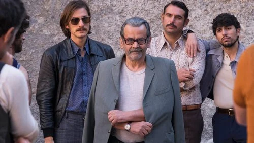 emilis_emilis's tweet photo. Como fan de Succession, amo las historias de familias horrendas y esta va a ser difícil de superar: Trust, el secuestro de Jean Paul Getty III. Italia, 1973, empresario petrolero se niega a pagar el rescate de su nieto en manos de la mafia calabresa. Miniserie tensa como pocas! https://t.co/fOabGKsR2k