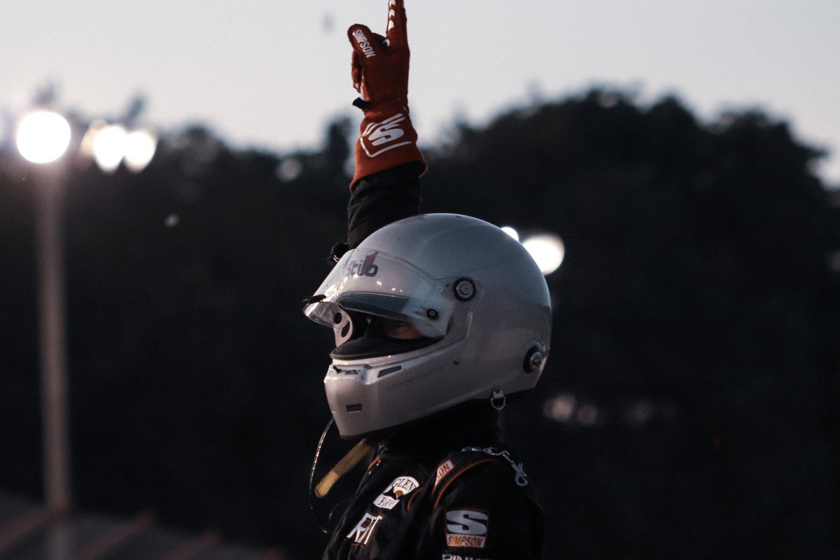 LongStImages's tweet image. I think I've shot this photo before 😉

@KodySwanson WINS the #RichVoglerClassic once again!
@USACNation