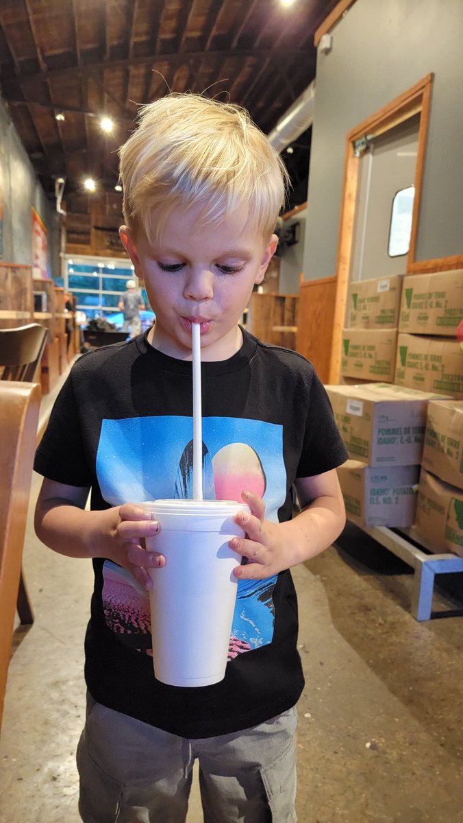 jax_massey's tweet photo. This is the goodest milkshake @VillageBurger #theDTL https://t.co/BnACJ6yL9E