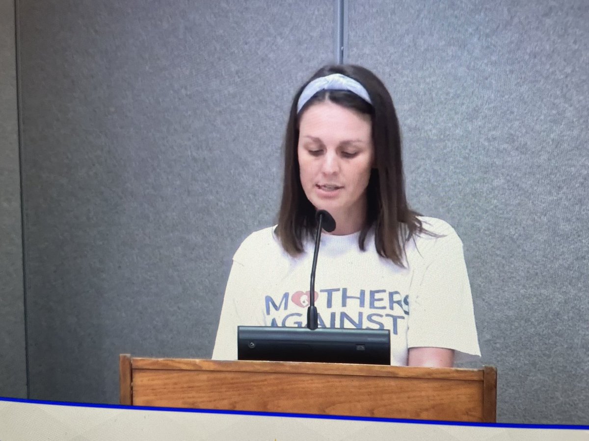 MomsAGAbbott's tweet photo. MAGA the Good Moms show up and stand up at school board Meetings!  But better yet they fight back against the extremists! 🔥💪🏽🙌🏽 https://t.co/BjvooYAdUy