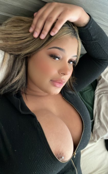 Hey bfs &amp; gfs https://t.co/cIyyL6Q9QS